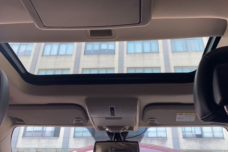 Used Dodge Journey 2013 2.4L Two-Wheel Drive Luxury Version Headliner