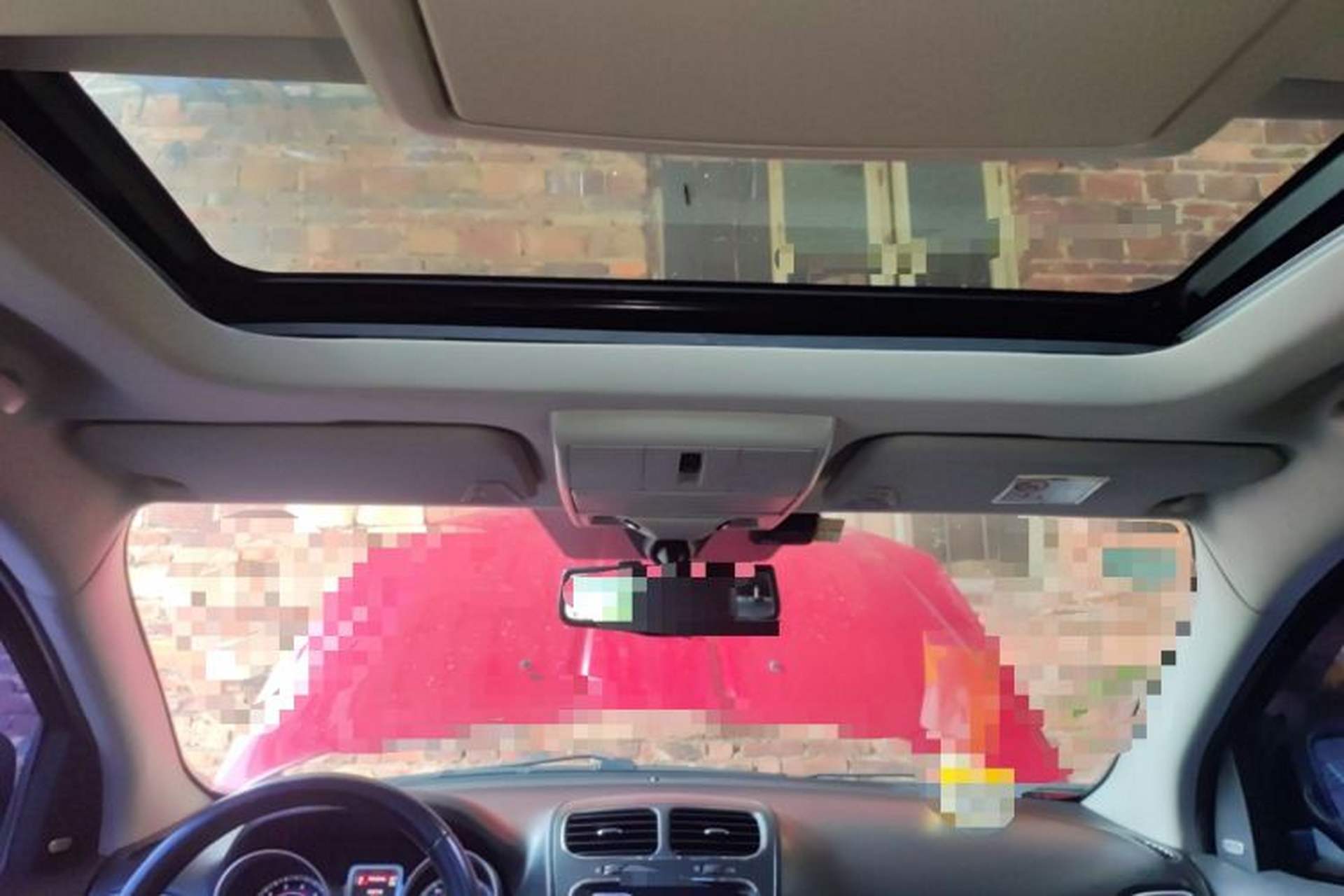 Used Dodge Journey 2013 2.4L Two-Wheel Drive Luxury Version Headliner