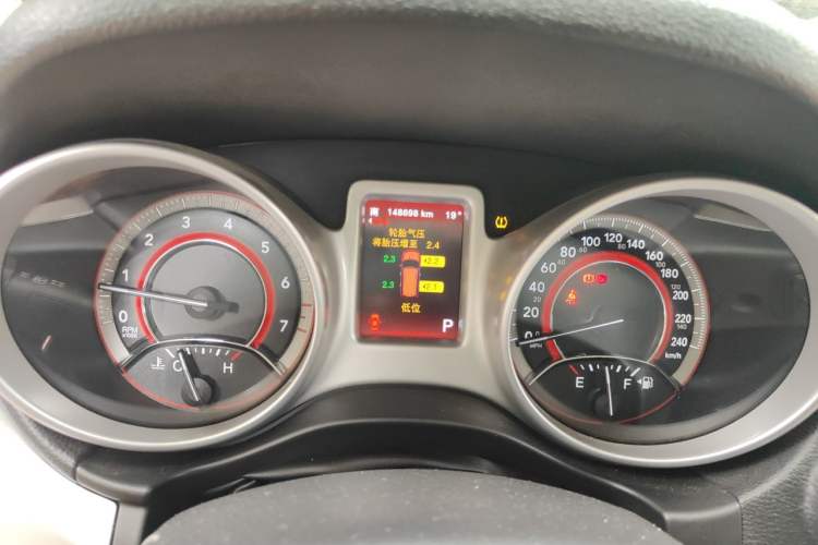 Used Dodge Journey 2013 2.4L Two-Wheel Drive Luxury Version Instrument Cluster