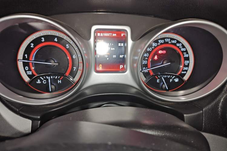 Used Dodge Journey 2013 2.4L Two-Wheel Drive Luxury Version Instrument Cluster