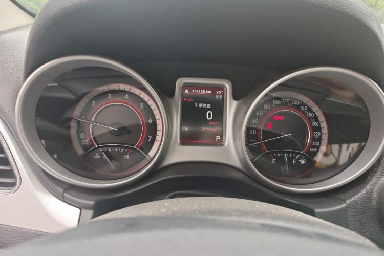 Used Dodge Journey 2013 2.4L Two-Wheel Drive Luxury Version Instrument Cluster