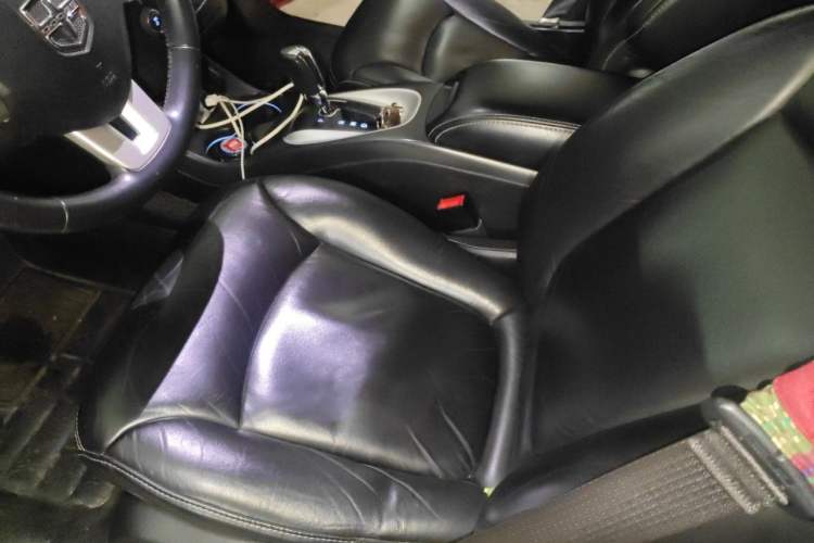 Used Dodge Journey 2013 2.4L Two-Wheel Drive Luxury Version Left Front Seat