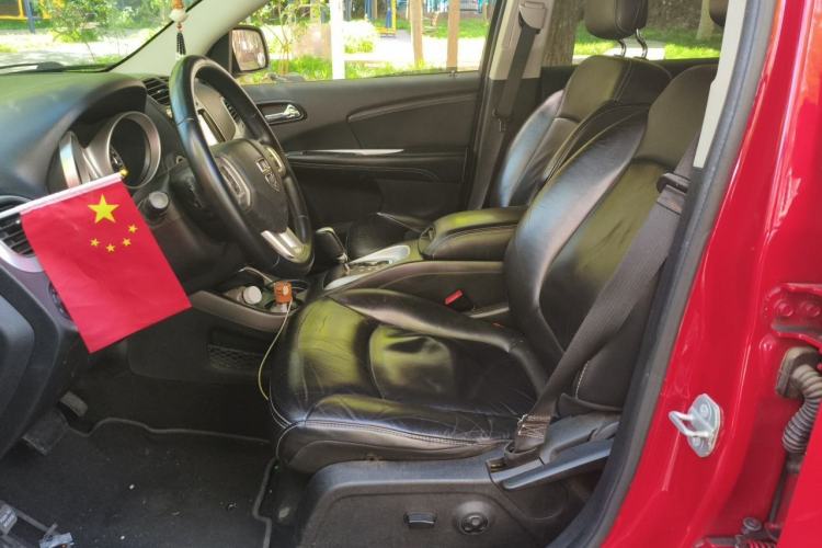 Used Dodge Journey 2013 2.4L Two-Wheel Drive Luxury Version Left Front Seat