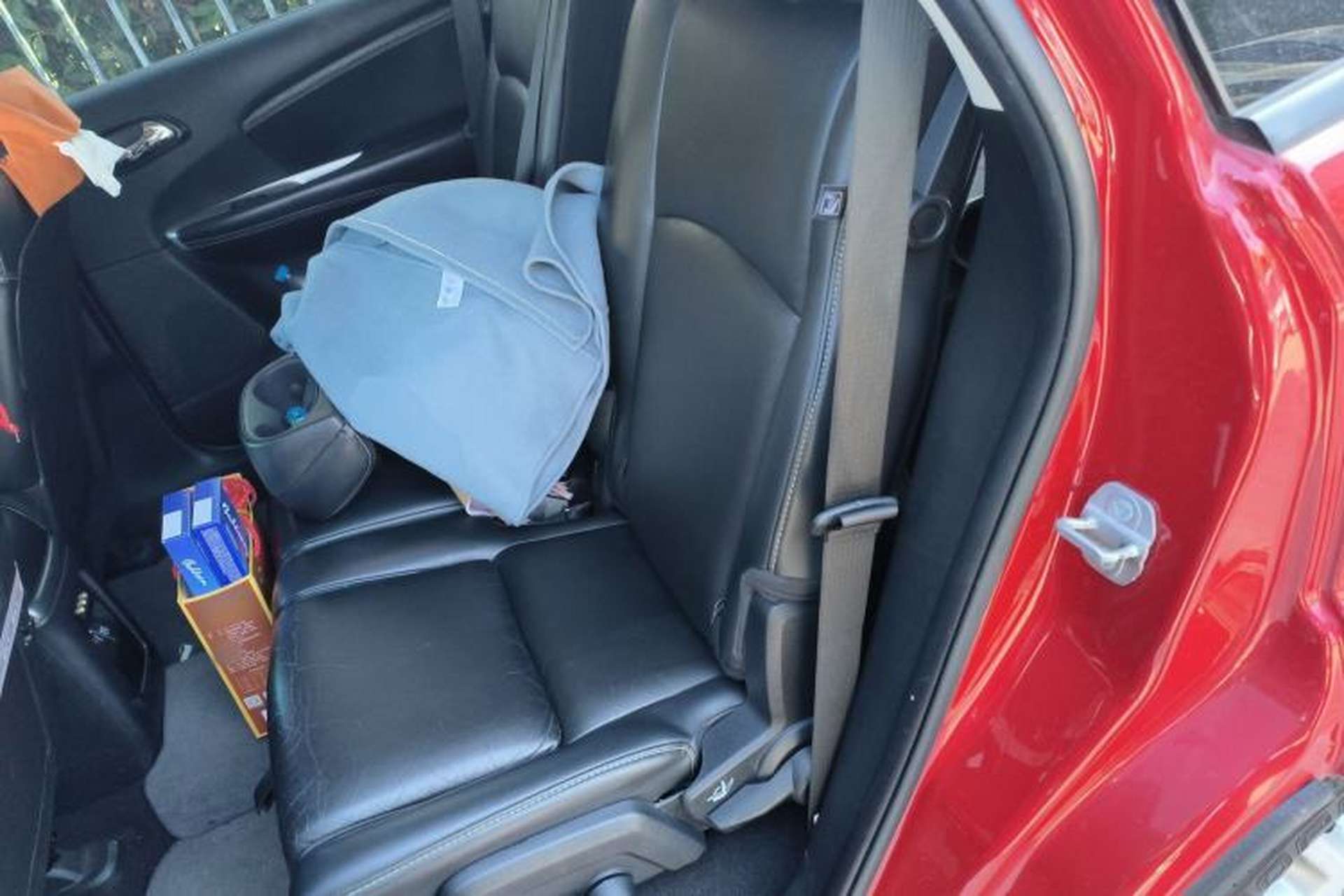 Used Dodge Journey 2013 2.4L Two-Wheel Drive Luxury Version Left Rear Seat