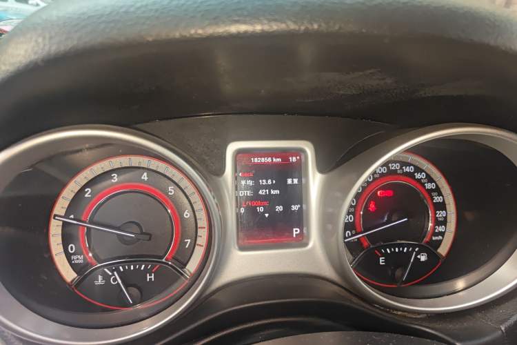 Used Dodge Journey 2013 2.4L Two-Wheel Drive Luxury Version Odometer Close Up