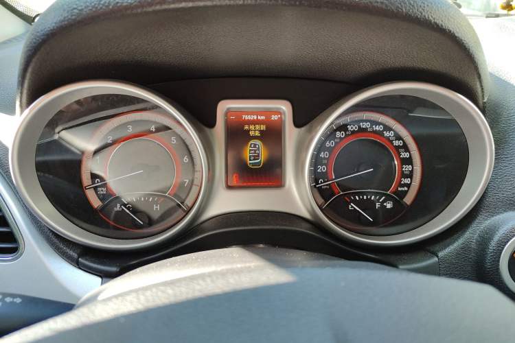 Used Dodge Journey 2013 2.4L Two-Wheel Drive Luxury Version Odometer Close Up