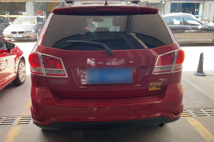 Used Dodge Journey 2013 2.4L Two-Wheel Drive Luxury Version Rear