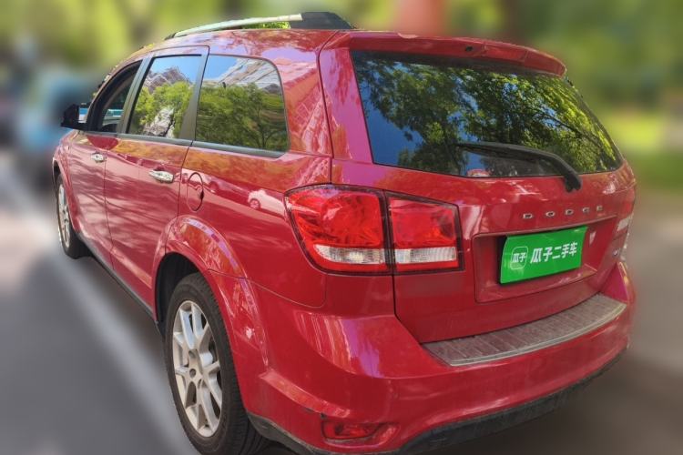 Used Dodge Journey 2013 2.4L Two-Wheel Drive Luxury Version Rear Left 45 Deg