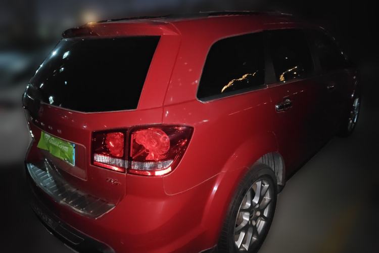 Used Dodge Journey 2013 2.4L Two-Wheel Drive Luxury Version Rear Right 45 Deg