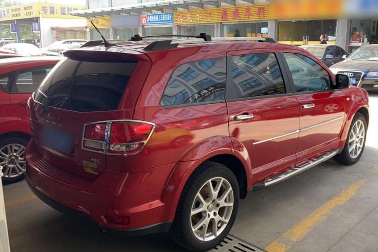 Used Dodge Journey 2013 2.4L Two-Wheel Drive Luxury Version Rear Right 45 Deg