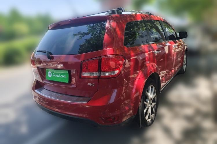 Used Dodge Journey 2013 2.4L Two-Wheel Drive Luxury Version Rear Right 45 Deg