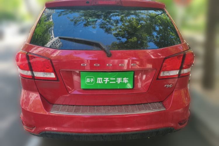 Used Dodge Journey 2013 2.4L Two-Wheel Drive Luxury Version Rear