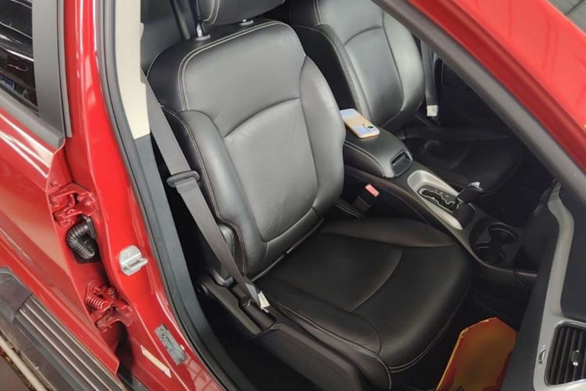 Used Dodge Journey 2013 2.4L Two-Wheel Drive Luxury Version Right Front Seat