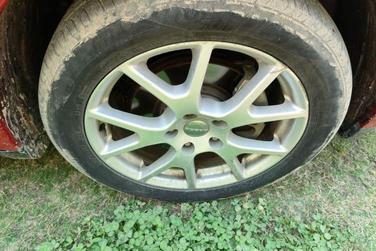 Used Dodge Journey 2013 2.4L Two-Wheel Drive Luxury Version Right Front Wheel Hub