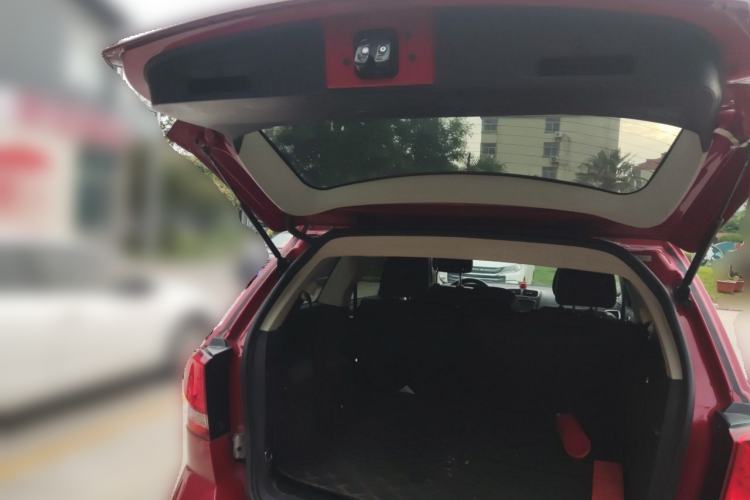 Used Dodge Journey 2013 2.4L Two-Wheel Drive Luxury Version Trunk