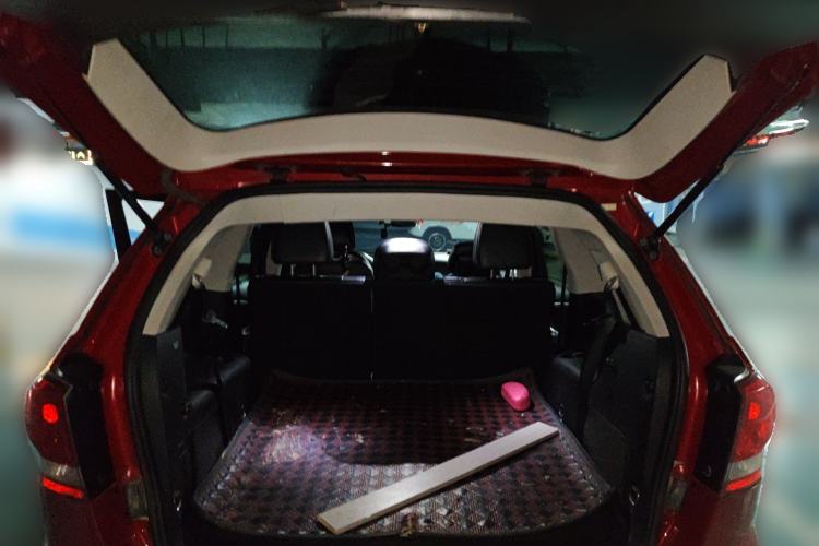 Used Dodge Journey 2013 2.4L Two-Wheel Drive Luxury Version Trunk