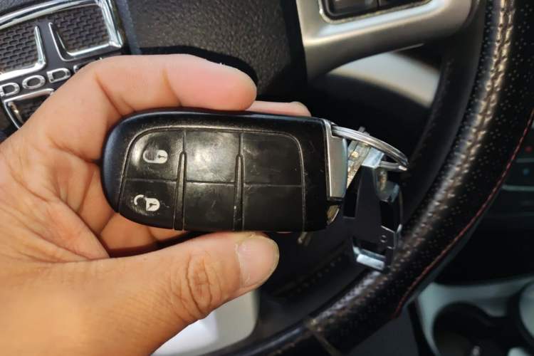 Used Dodge Journey 2013 2.4L Two-Wheel Drive Luxury Version Vehicle Key
