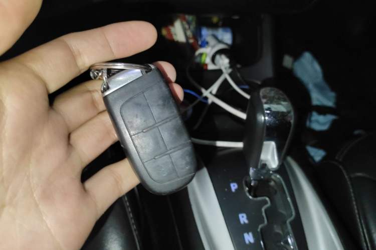 Used Dodge Journey 2013 2.4L Two-Wheel Drive Luxury Version Vehicle Key