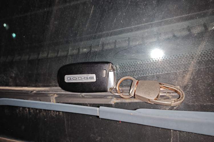 Used Dodge Journey 2013 2.4L Two-Wheel Drive Luxury Version Vehicle Key