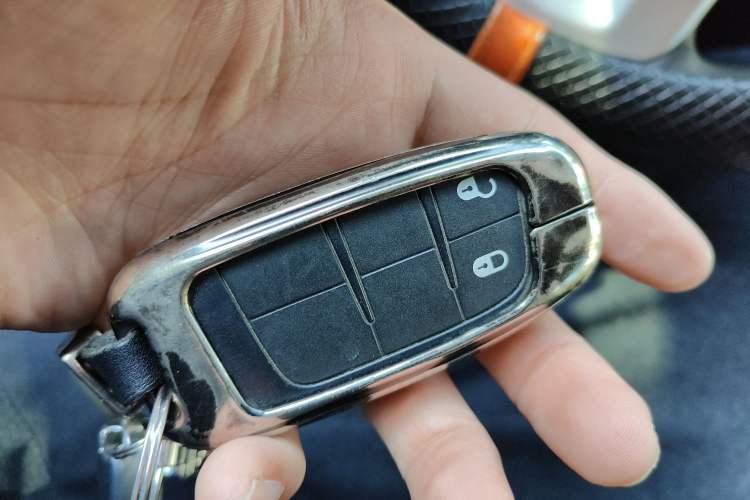 Used Dodge Journey 2013 2.4L Two-Wheel Drive Luxury Version Vehicle Key