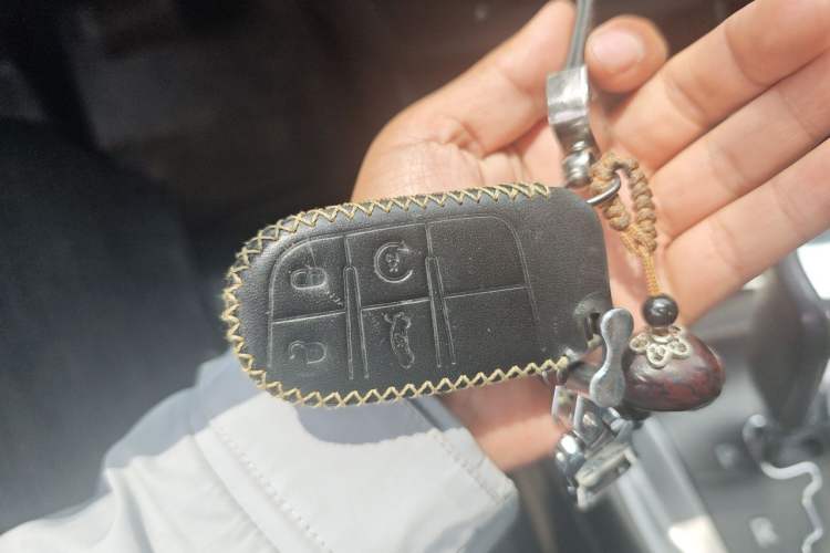 Used Dodge Journey 2013 2.4L Two-Wheel Drive Luxury Version Vehicle Key