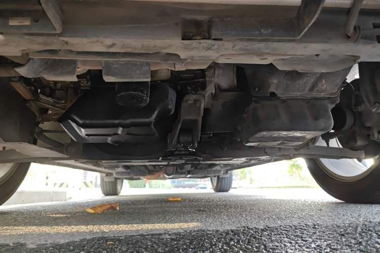 Used Dodge Journey 2013 2.4L Two-Wheel Drive Luxury Version Chassis Front