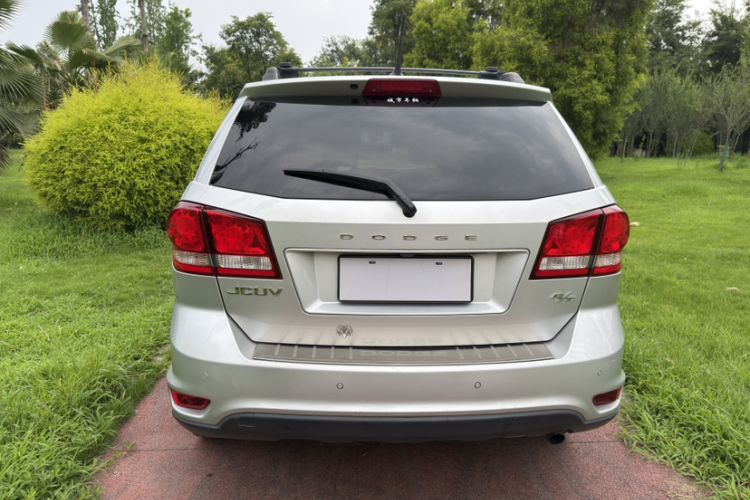 Used Dodge Journey 2013 2.4L Two-Wheel Drive Luxury Version Exterior 4