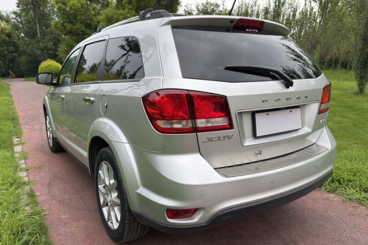 Used Dodge Journey 2013 2.4L Two-Wheel Drive Luxury Version Exterior 6