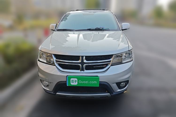 Used Dodge Journey 2013 2.4L Two-Wheel Drive Luxury Version Front