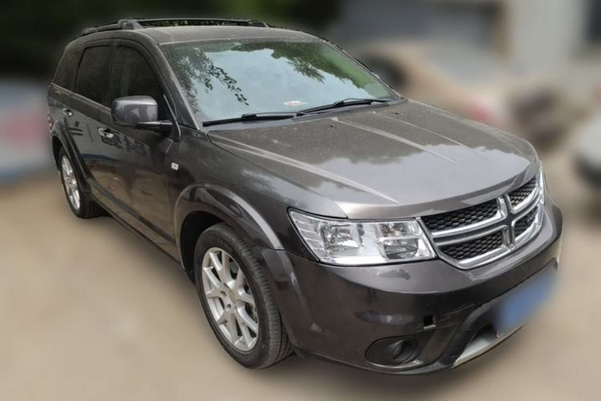 Used Dodge Journey 2013 2.4L Two-Wheel Drive Luxury Version Front Right 45 Deg