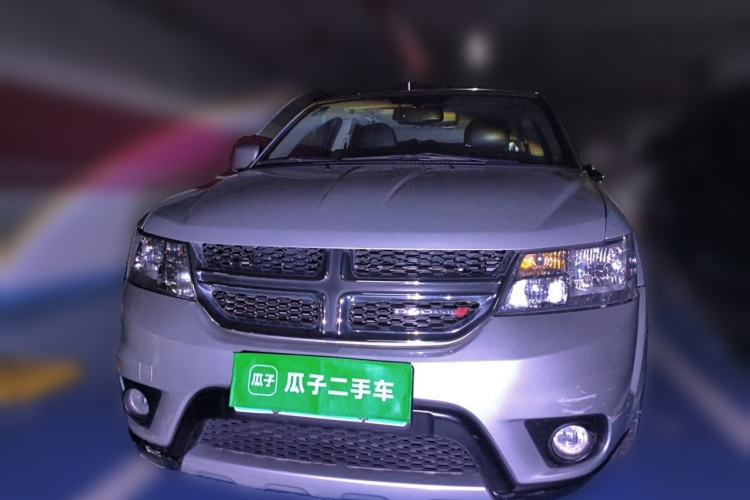 Used Dodge Journey 2013 2.4L Two-Wheel Drive Luxury Version Front