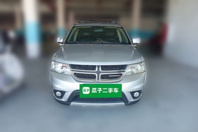 Used Dodge Journey 2013 2.4L Two-Wheel Drive Luxury Version Front