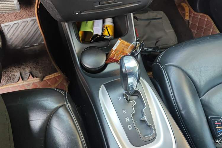 Used Dodge Journey 2013 2.4L Two-Wheel Drive Luxury Version Gear Lever