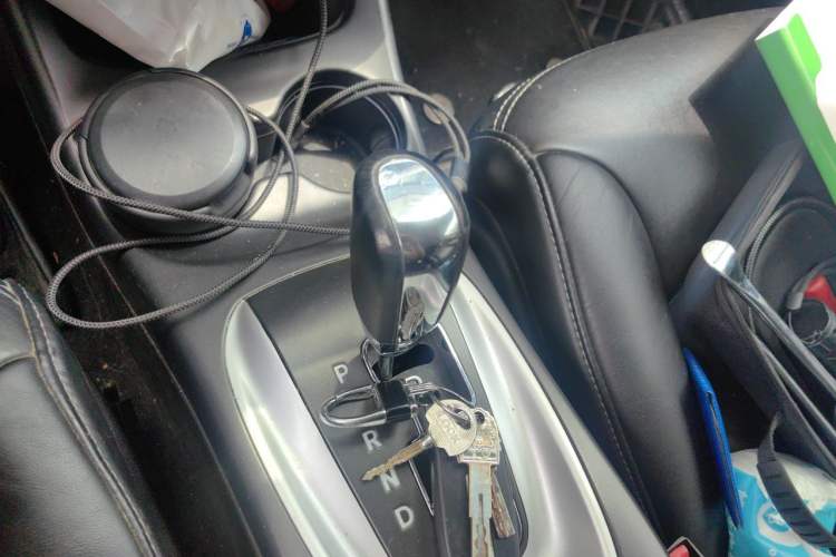Used Dodge Journey 2013 2.4L Two-Wheel Drive Luxury Version Gear Lever