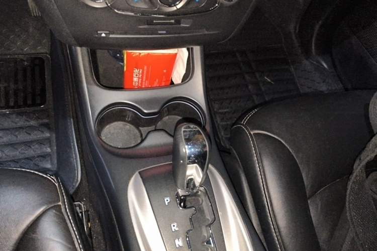 Used Dodge Journey 2013 2.4L Two-Wheel Drive Luxury Version Gear Lever