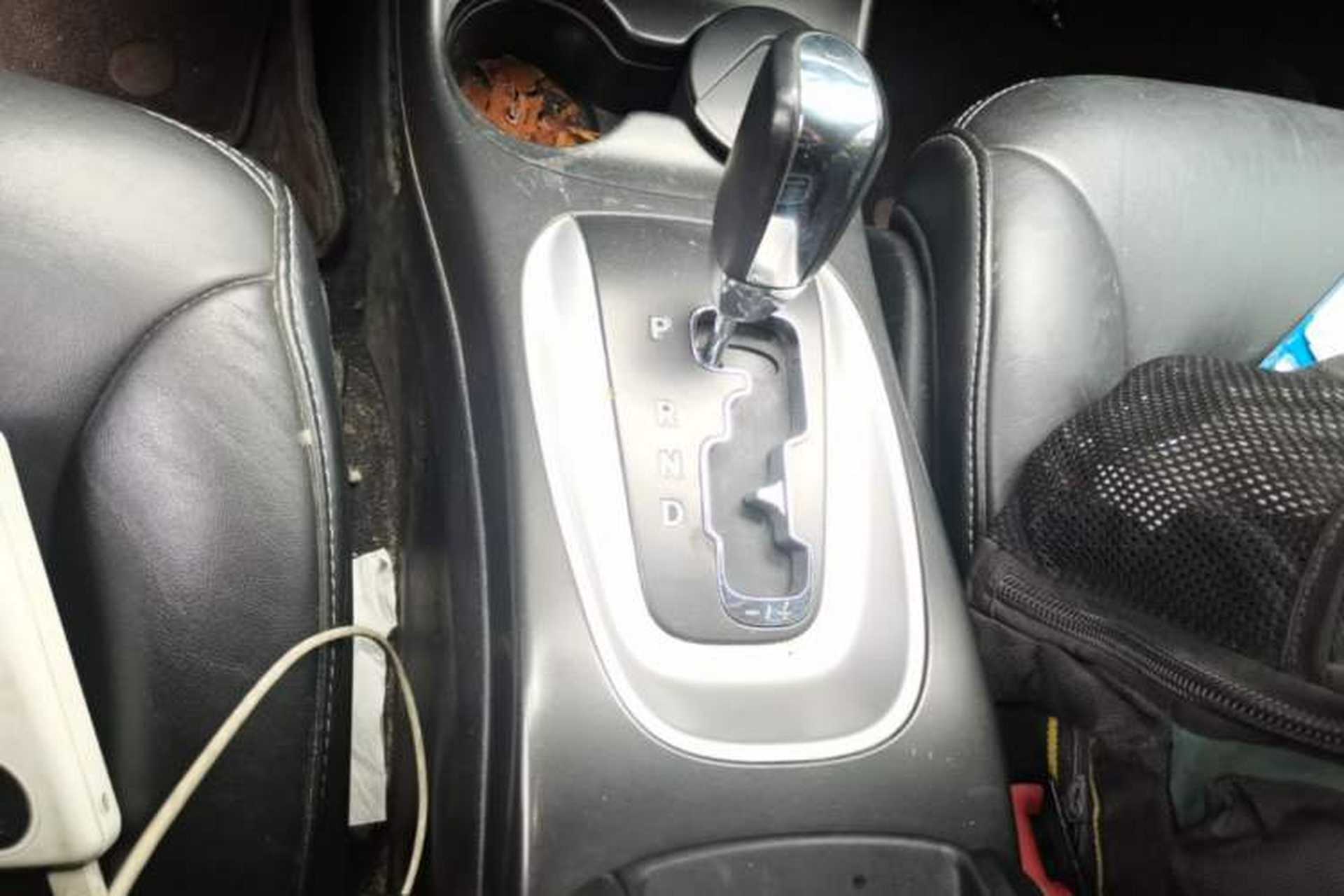 Used Dodge Journey 2013 2.4L Two-Wheel Drive Luxury Version Gear Lever