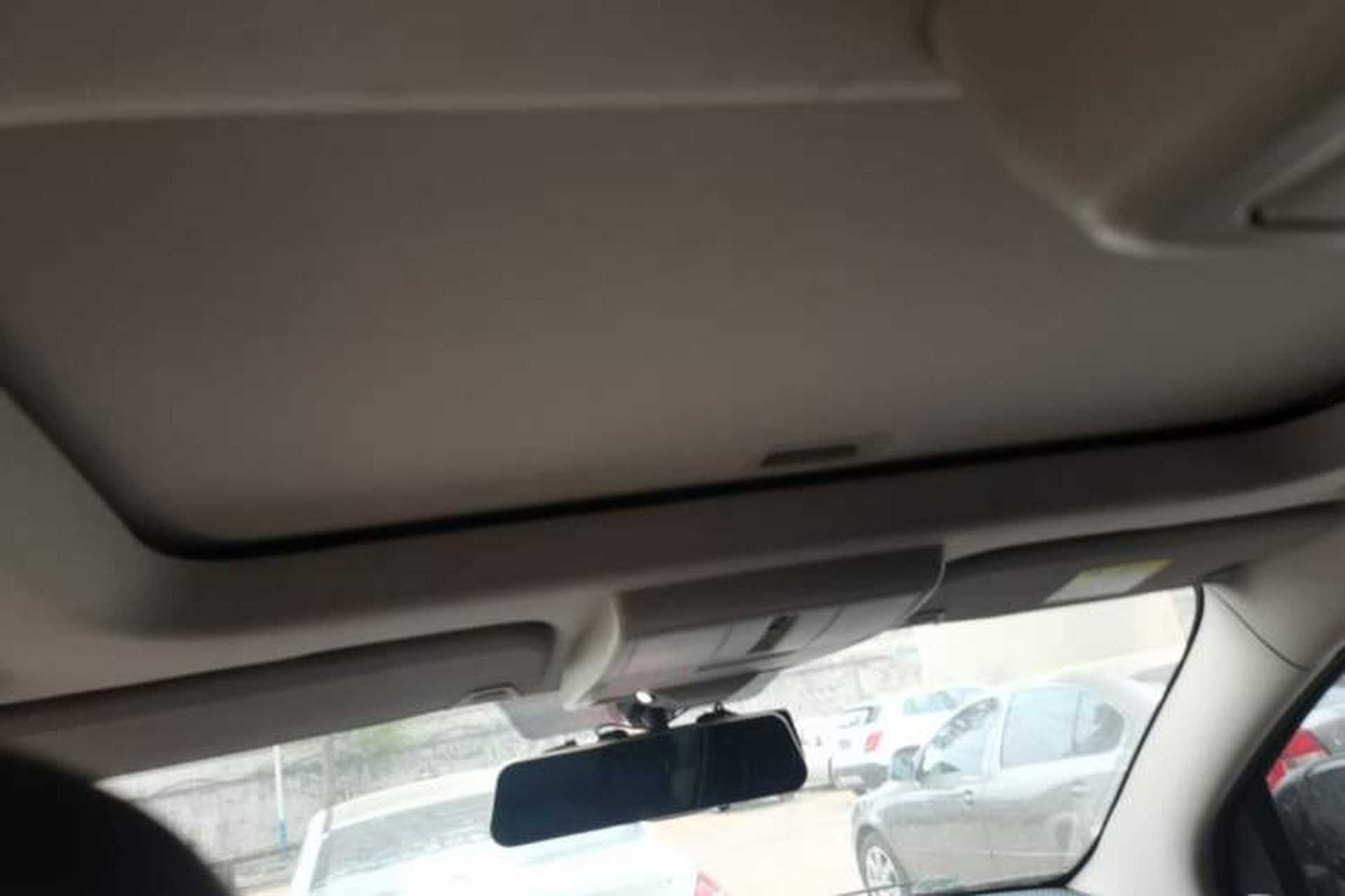Used Dodge Journey 2013 2.4L Two-Wheel Drive Luxury Version Headliner