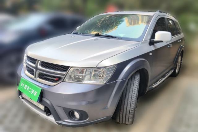 Ojetý Dodge Journey 2013 2.4L Two-Wheel Drive Luxury Version