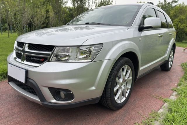 Used Dodge Journey 2013 2.4L Two-Wheel Drive Luxury Version