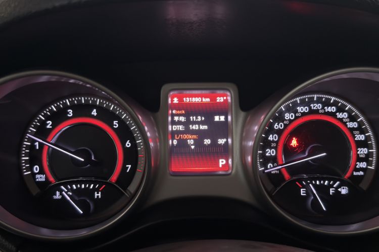 Used Dodge Journey 2013 2.4L Two-Wheel Drive Luxury Version Odometer Close Up