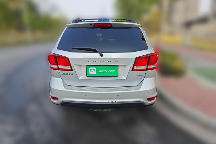 Used Dodge Journey 2013 2.4L Two-Wheel Drive Luxury Version Rear