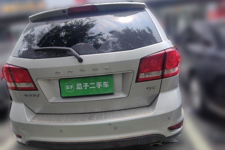 Used Dodge Journey 2013 2.4L Two-Wheel Drive Luxury Version Rear