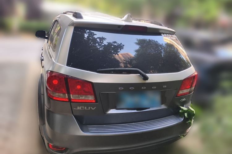 Used Dodge Journey 2013 2.4L Two-Wheel Drive Luxury Version Rear
