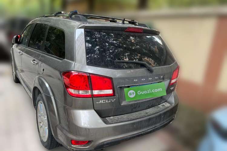 Used Dodge Journey 2013 2.4L Two-Wheel Drive Luxury Version Rear Left 45 Deg
