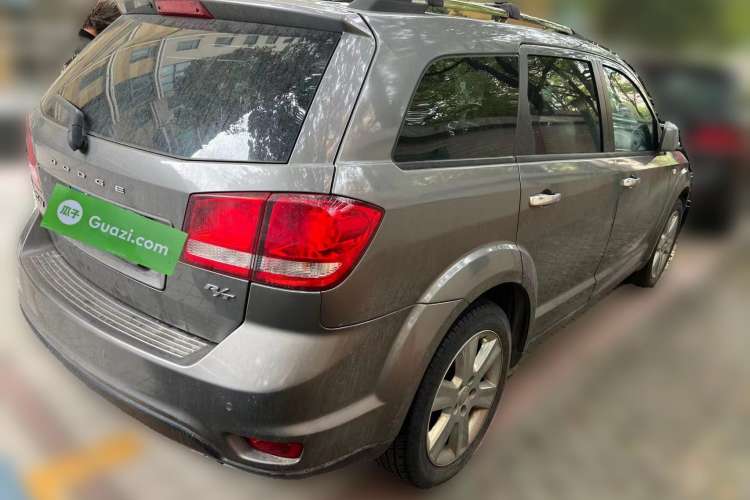Used Dodge Journey 2013 2.4L Two-Wheel Drive Luxury Version Rear Right 45 Deg