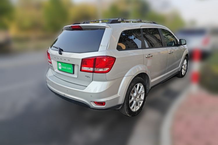 Used Dodge Journey 2013 2.4L Two-Wheel Drive Luxury Version Rear Right 45 Deg