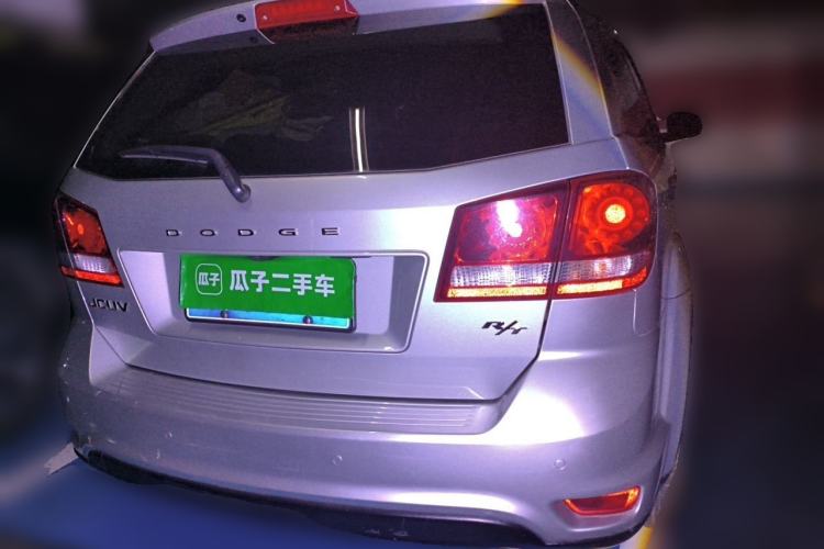 Used Dodge Journey 2013 2.4L Two-Wheel Drive Luxury Version Rear