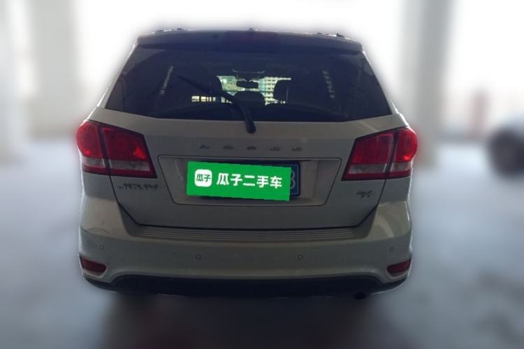 Used Dodge Journey 2013 2.4L Two-Wheel Drive Luxury Version Rear