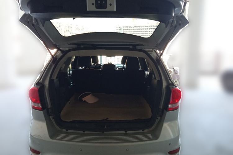 Used Dodge Journey 2013 2.4L Two-Wheel Drive Luxury Version Trunk
