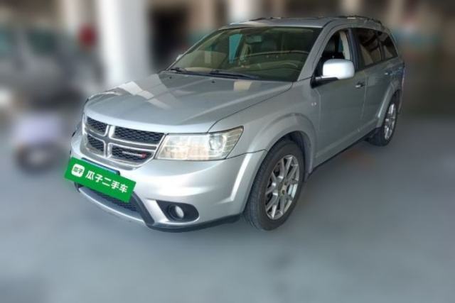 Ojetý Dodge Journey 2013 2.4L Two-Wheel Drive Luxury Version